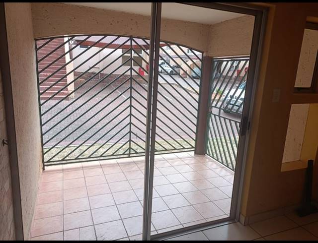 2 BEDROOM APARTMENT FOR SALE IN MEREDALE